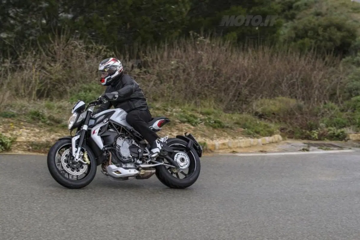 MV Agusta Brutale 800 Dragster  (11)