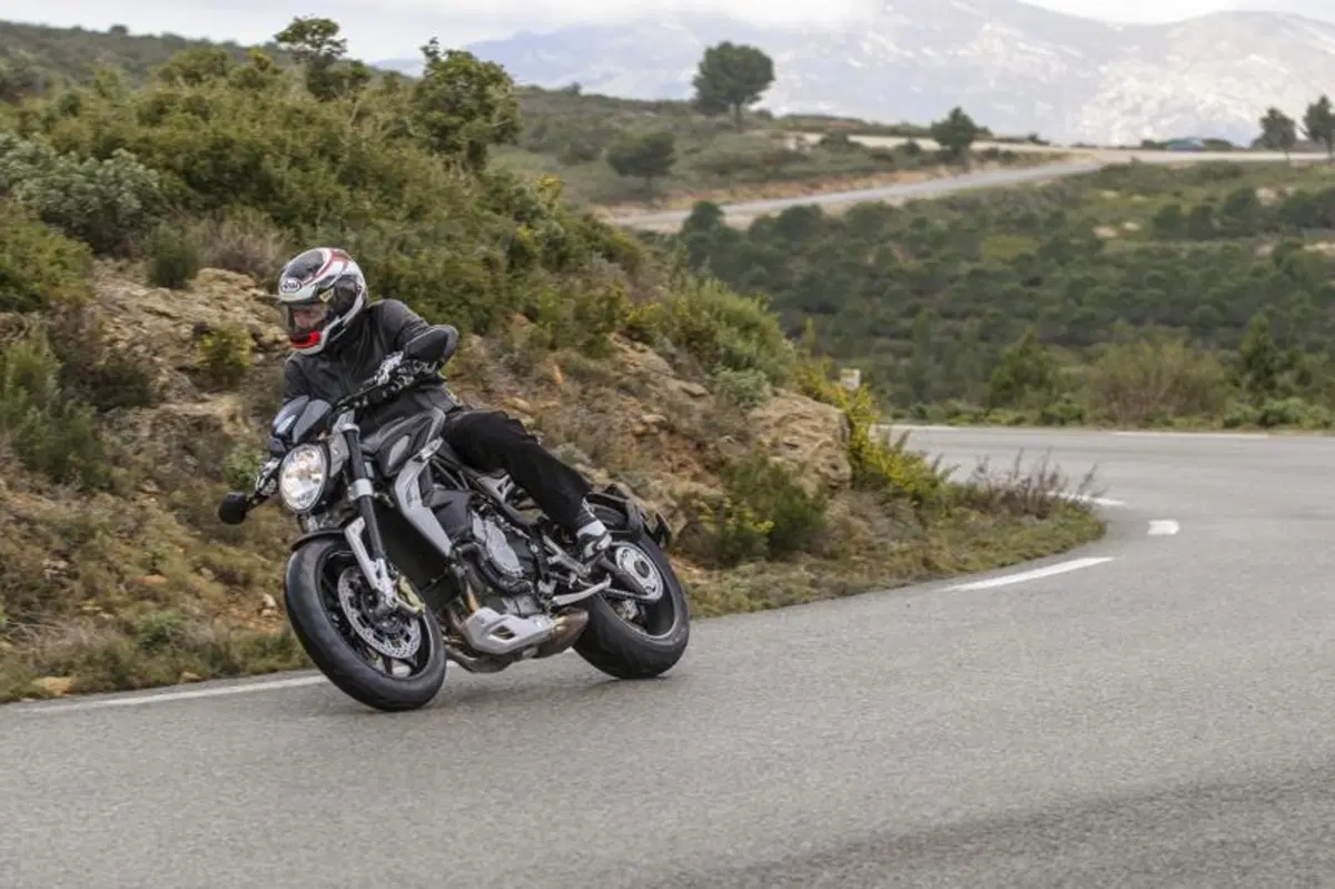MV Agusta Brutale 800 Dragster  (14)
