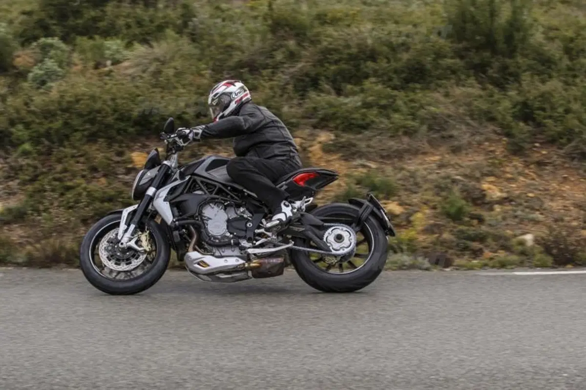 MV Agusta Brutale 800 Dragster  (15)
