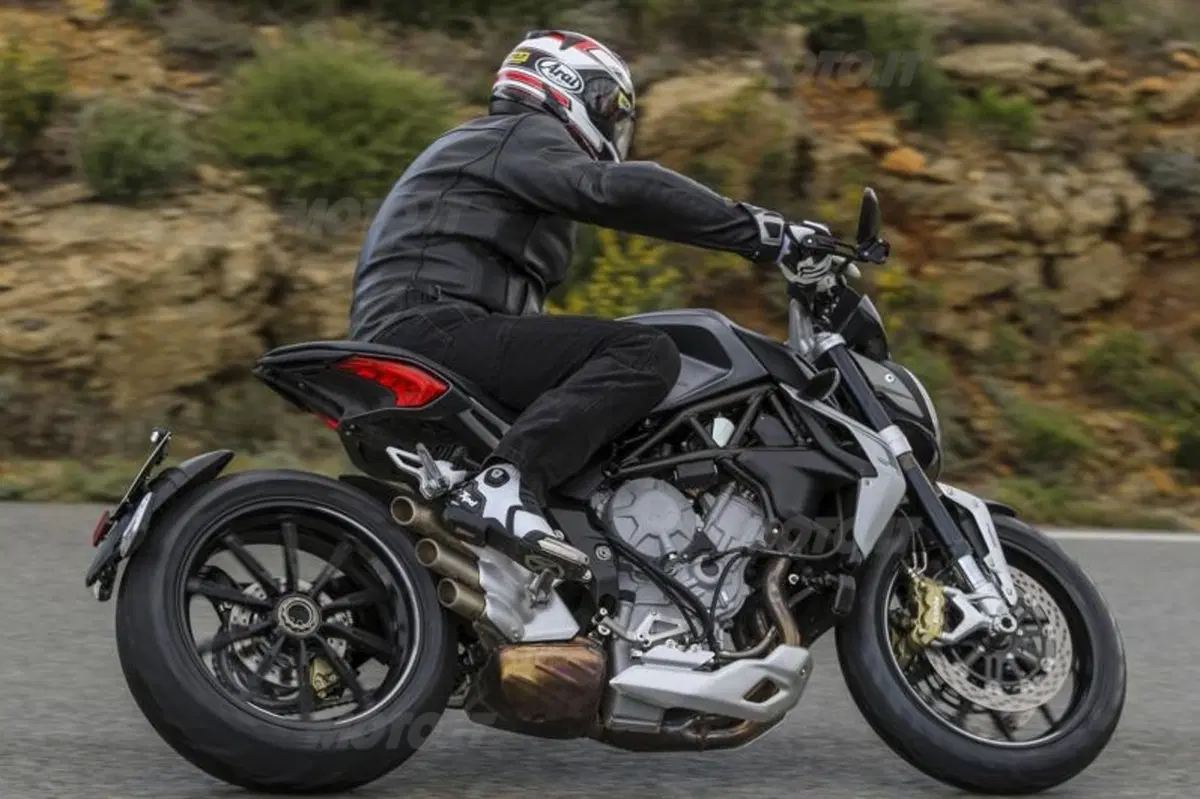 MV Agusta Brutale 800 Dragster  (17)