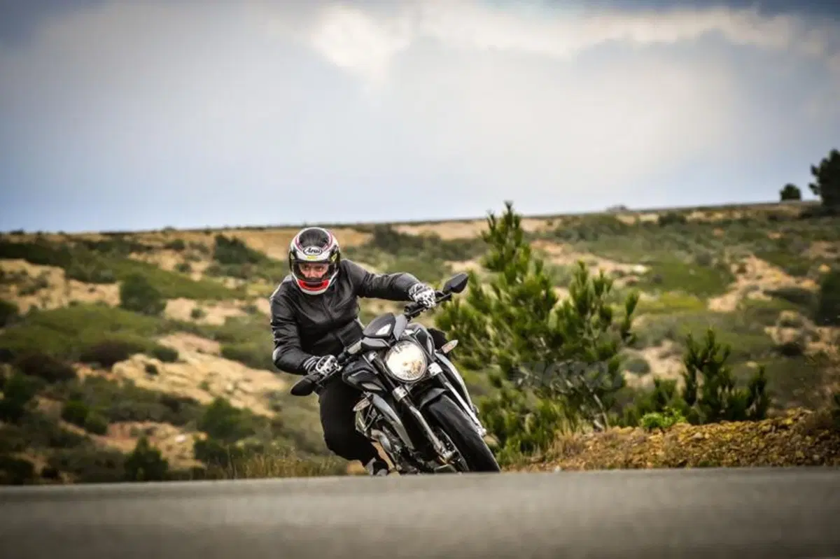 MV Agusta Brutale 800 Dragster  (24)
