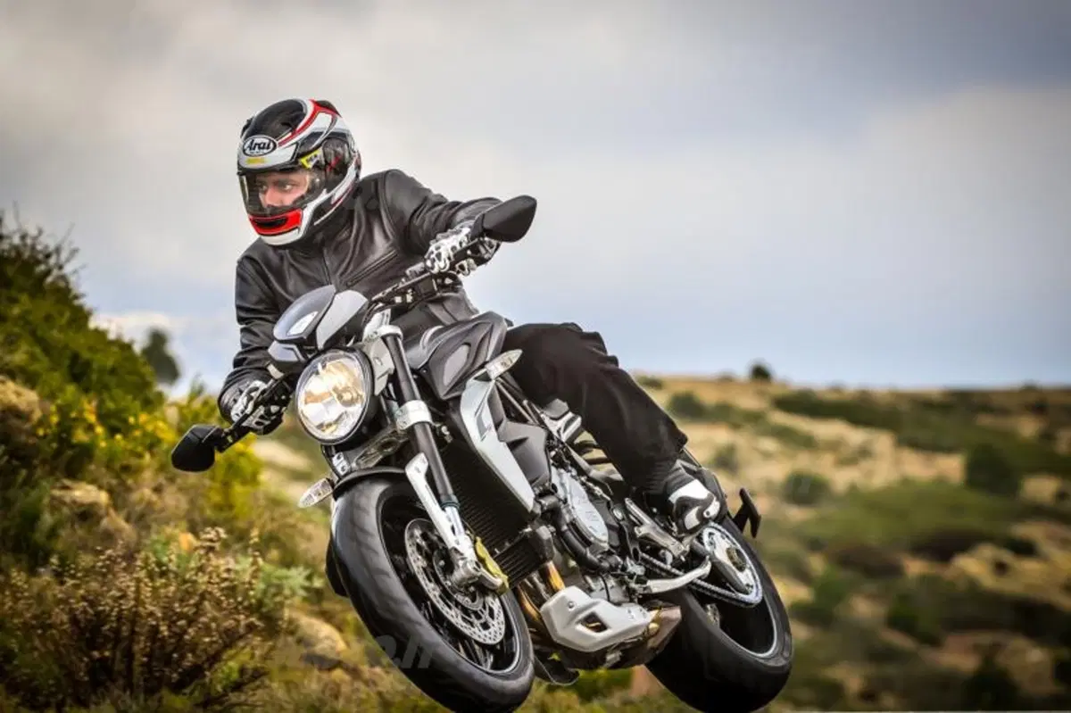 MV Agusta Brutale 800 Dragster  (25)