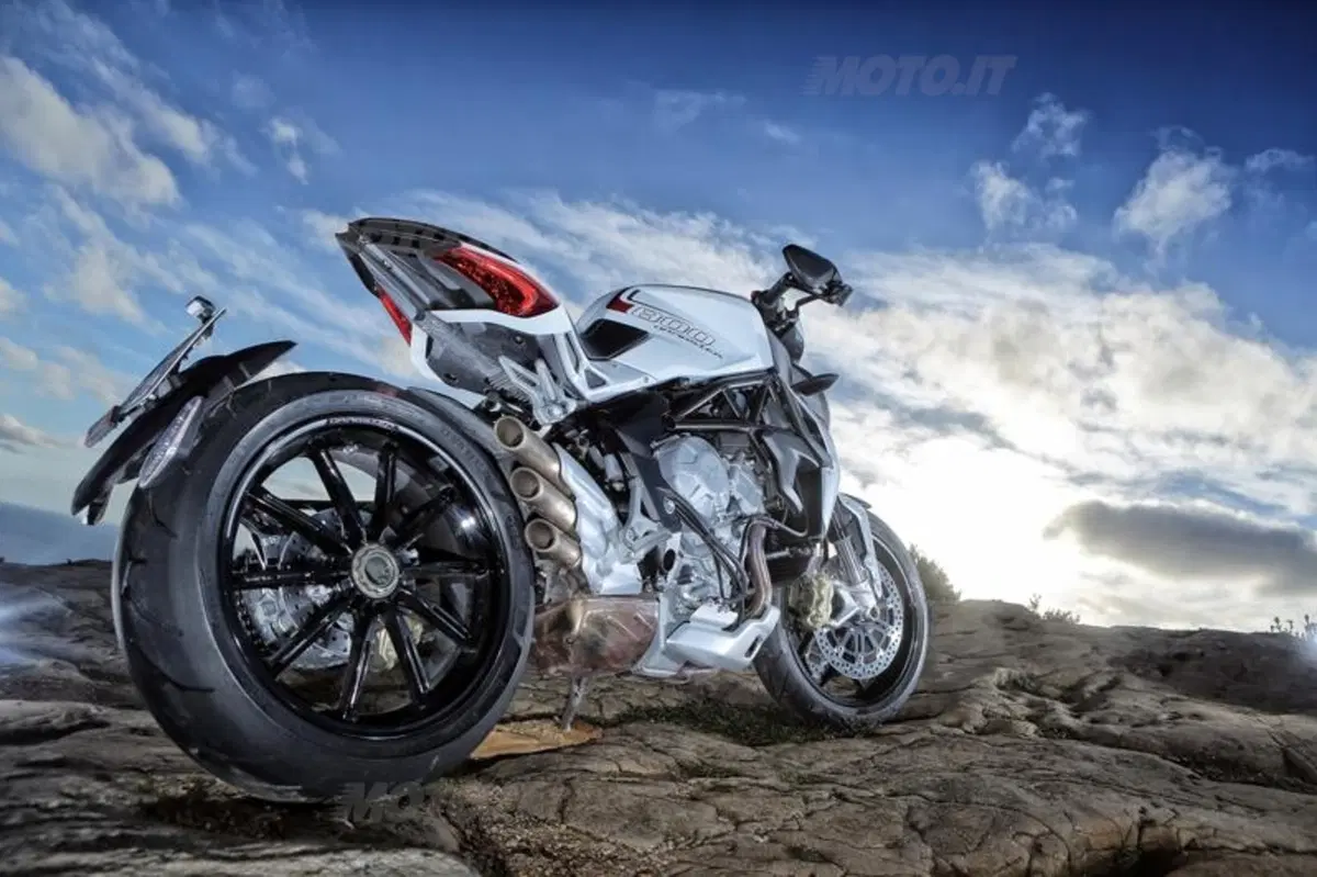MV Agusta Brutale 800 Dragster  (29)