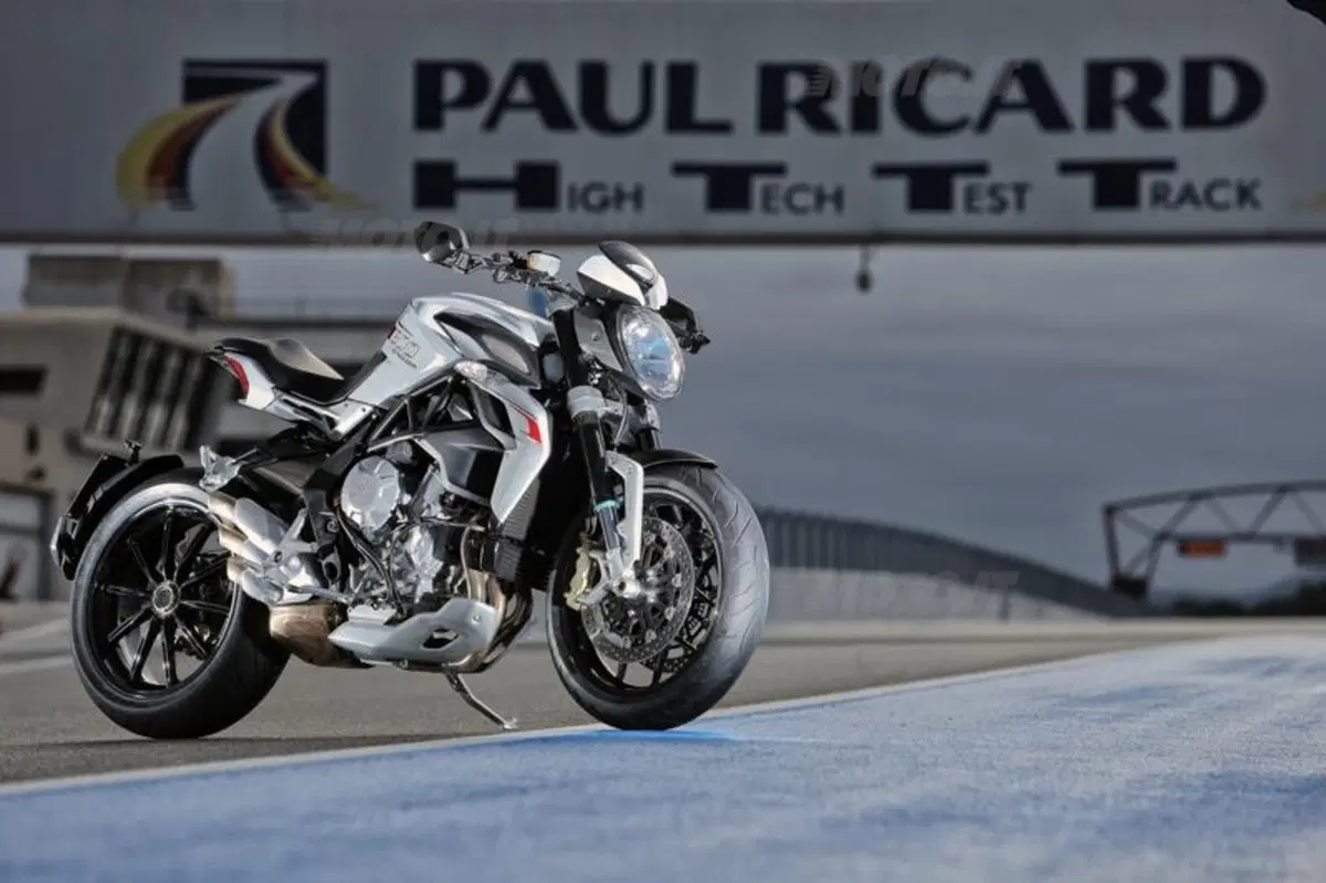 MV Agusta Brutale 800 Dragster  (31)