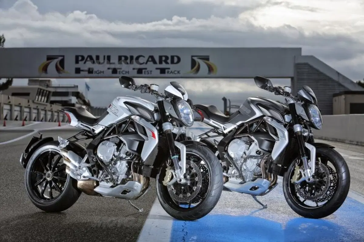 MV Agusta Brutale 800 Dragster  (33)