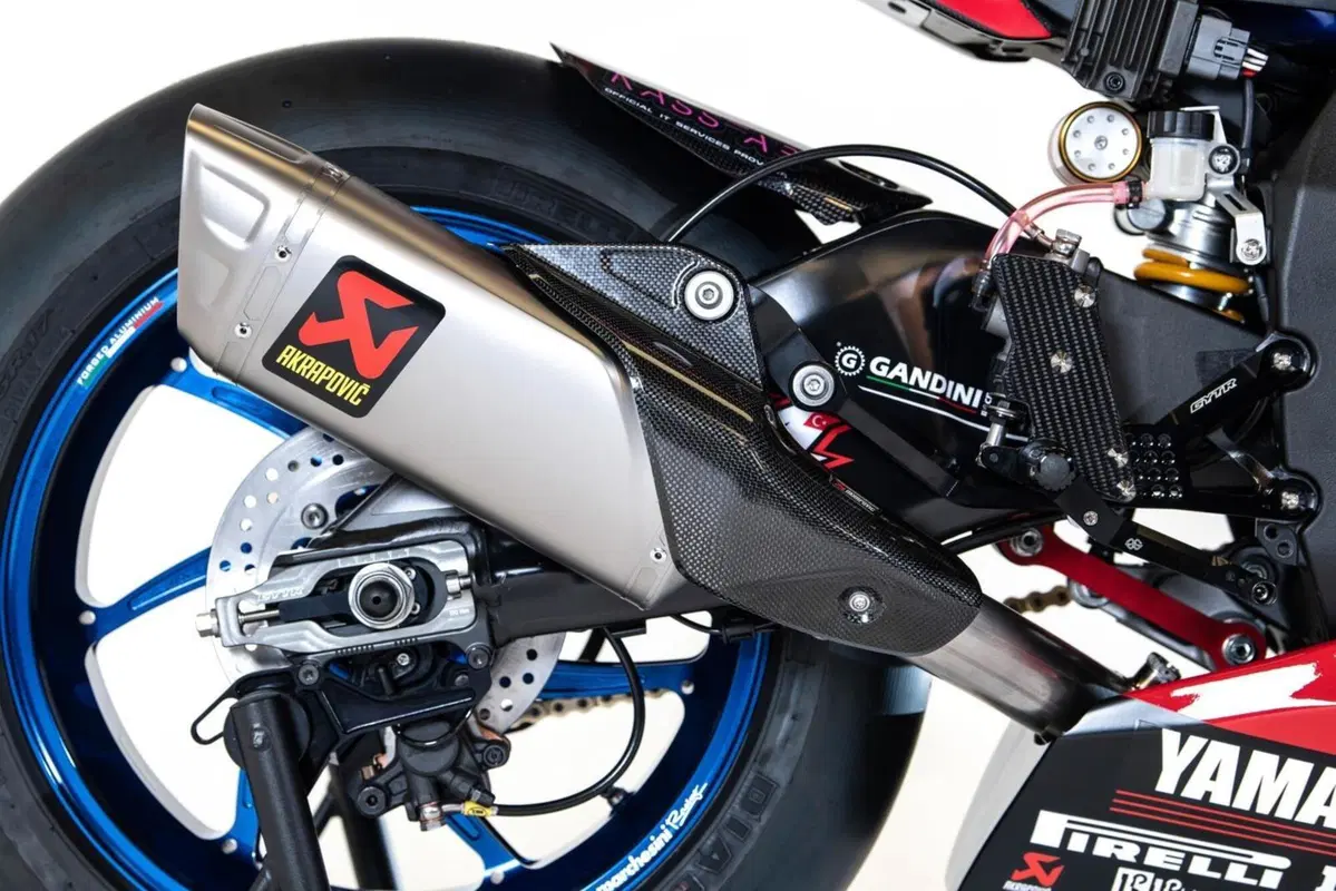 Yamaha YZF-R1: 21 esemplari per la SBK Razgatlioglu Replica (12)