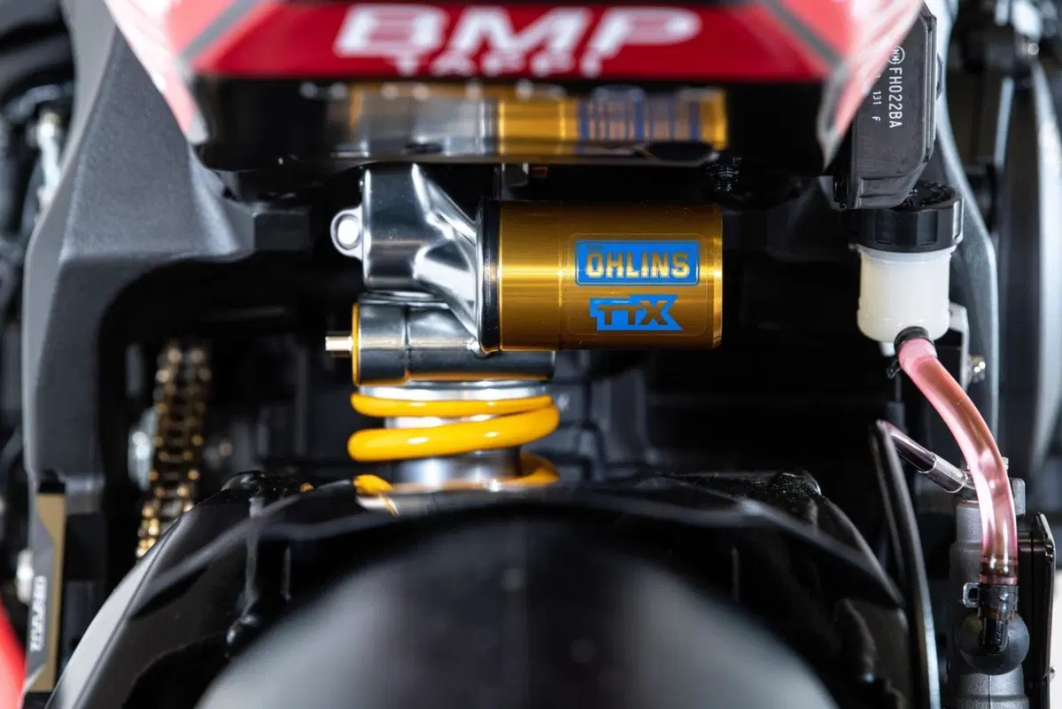 Yamaha YZF-R1: 21 esemplari per la SBK Razgatlioglu Replica (15)