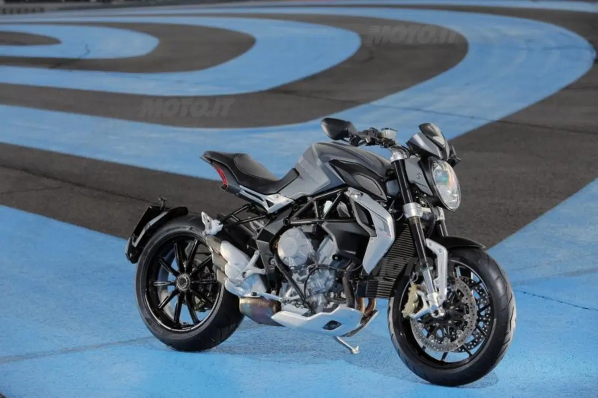 MV Agusta Brutale 800 Dragster  (36)