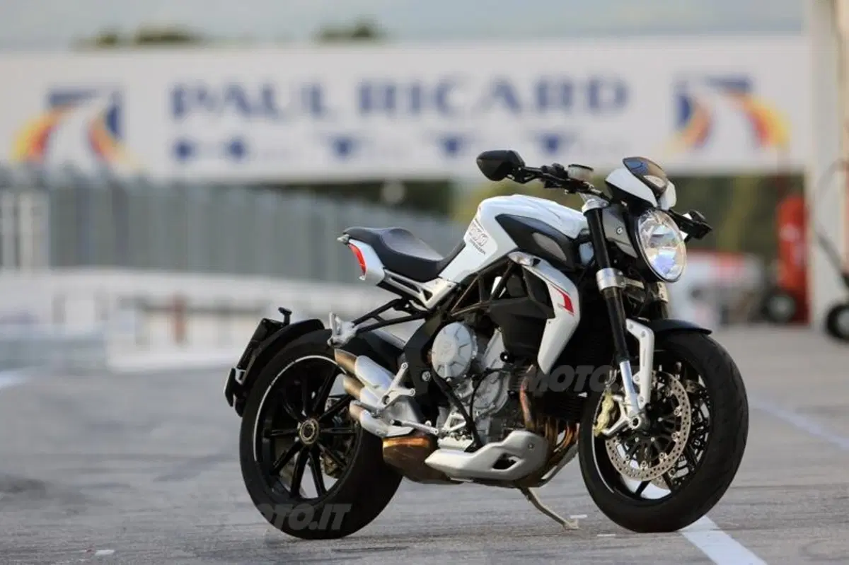 MV Agusta Brutale 800 Dragster  (38)
