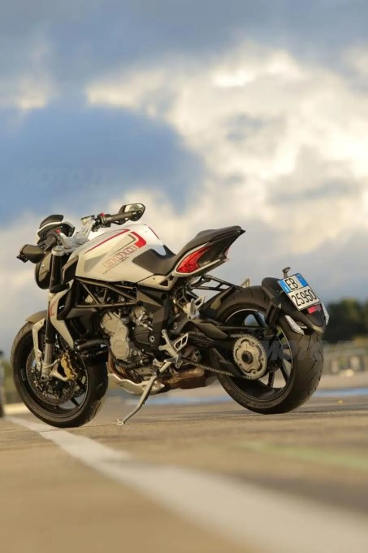 MV Agusta Brutale 800 Dragster  (41)