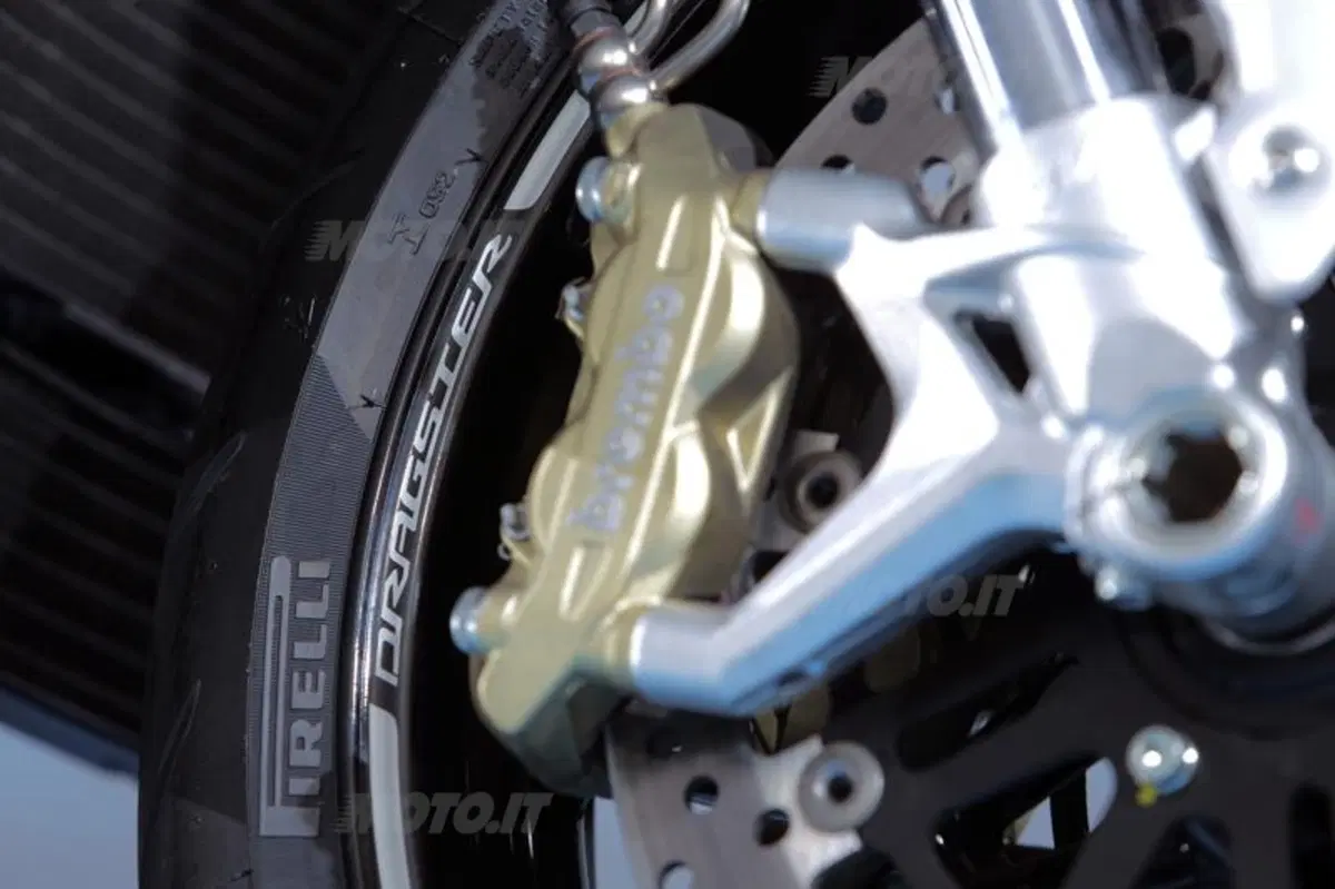 MV Agusta Brutale 800 Dragster  (43)