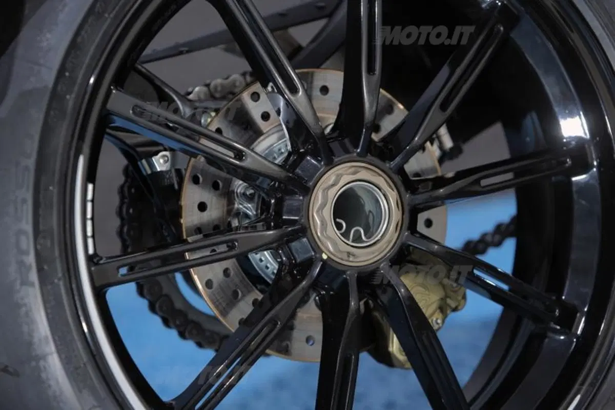 MV Agusta Brutale 800 Dragster  (46)