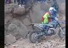 Off road a chi? Dove l’endurista si blocca,  l’harleysta passa [VIDEO VIRALE]