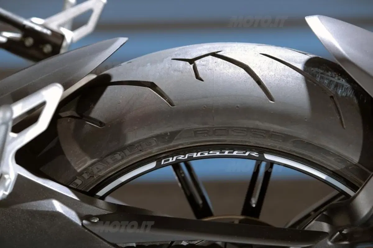 MV Agusta Brutale 800 Dragster  (64)