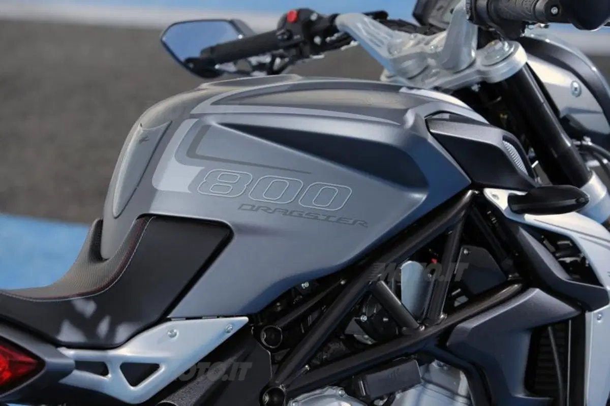 MV Agusta Brutale 800 Dragster  (65)