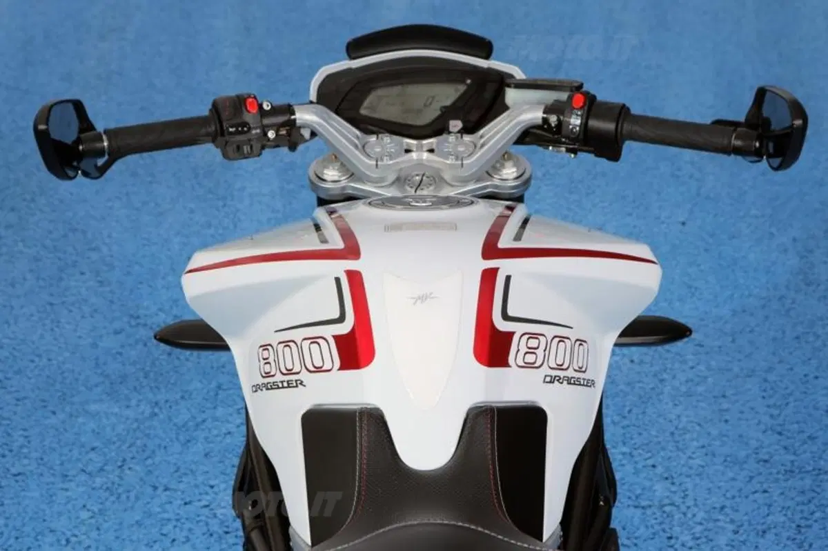 MV Agusta Brutale 800 Dragster  (66)