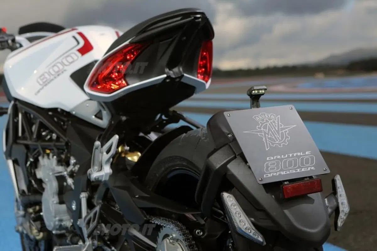 MV Agusta Brutale 800 Dragster  (72)
