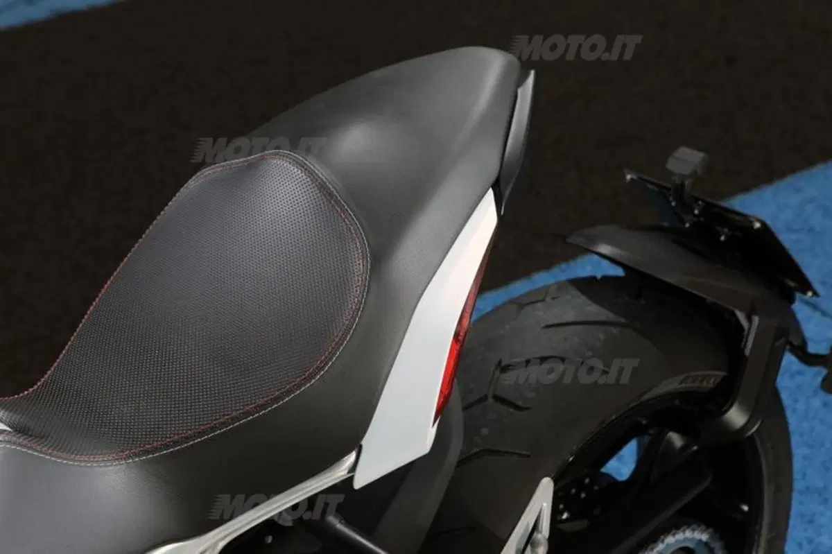 MV Agusta Brutale 800 Dragster  (74)