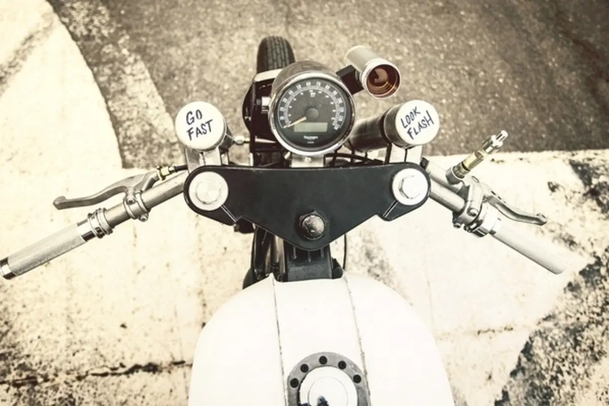 ICON 1000 Triumph Speedmaster (10)