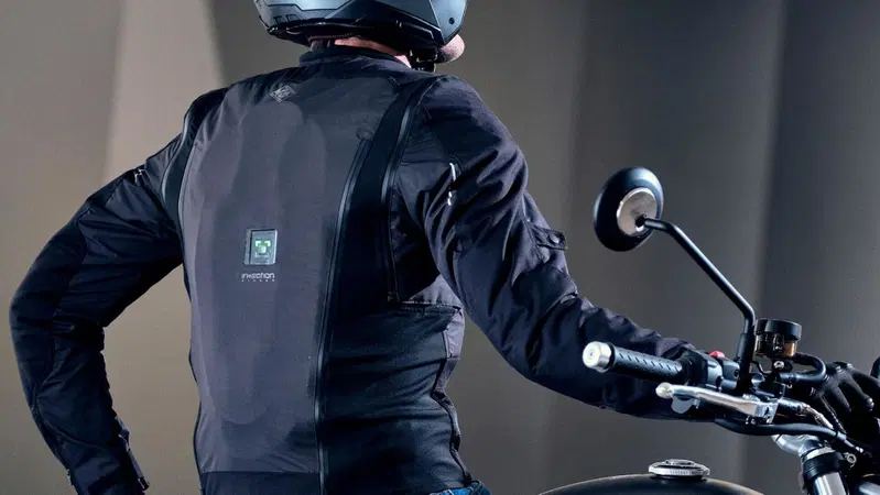 - 18 a Natale 2021, un'idea regalo al giorno per motociclisti e motocicliste: Tucano Urbano