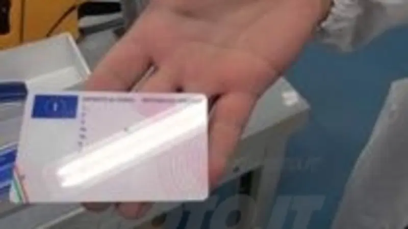 Patenti &ldquo;digitali&rdquo; e lotta ai non assicurati, De Vita: "Risparmi solo sulla carta"