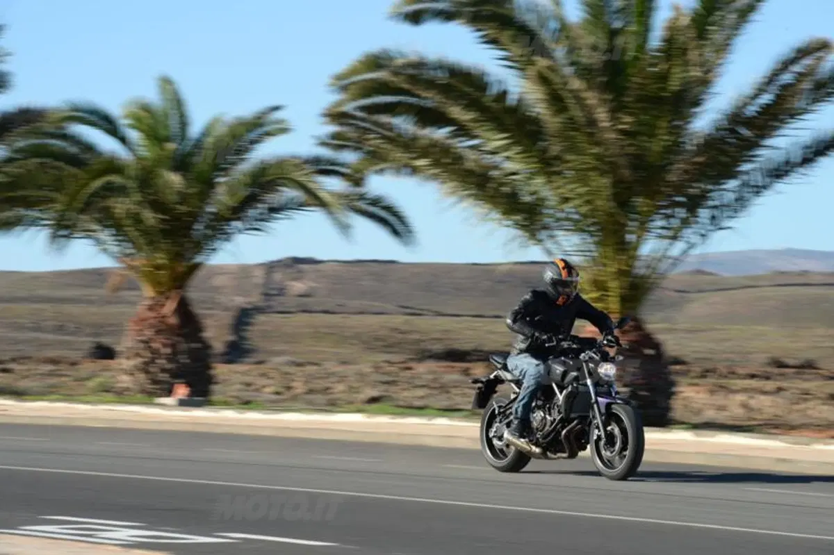 Yamaha MT-07  (4)