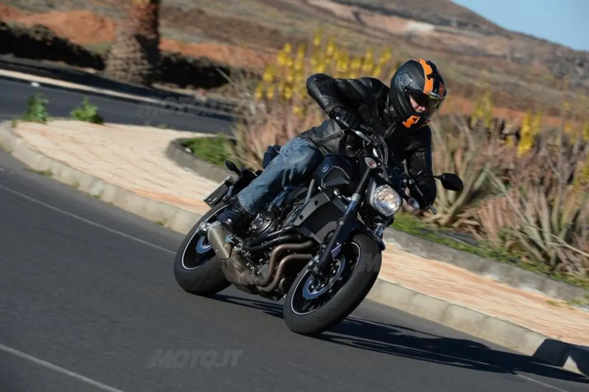 Yamaha MT-07  (6)