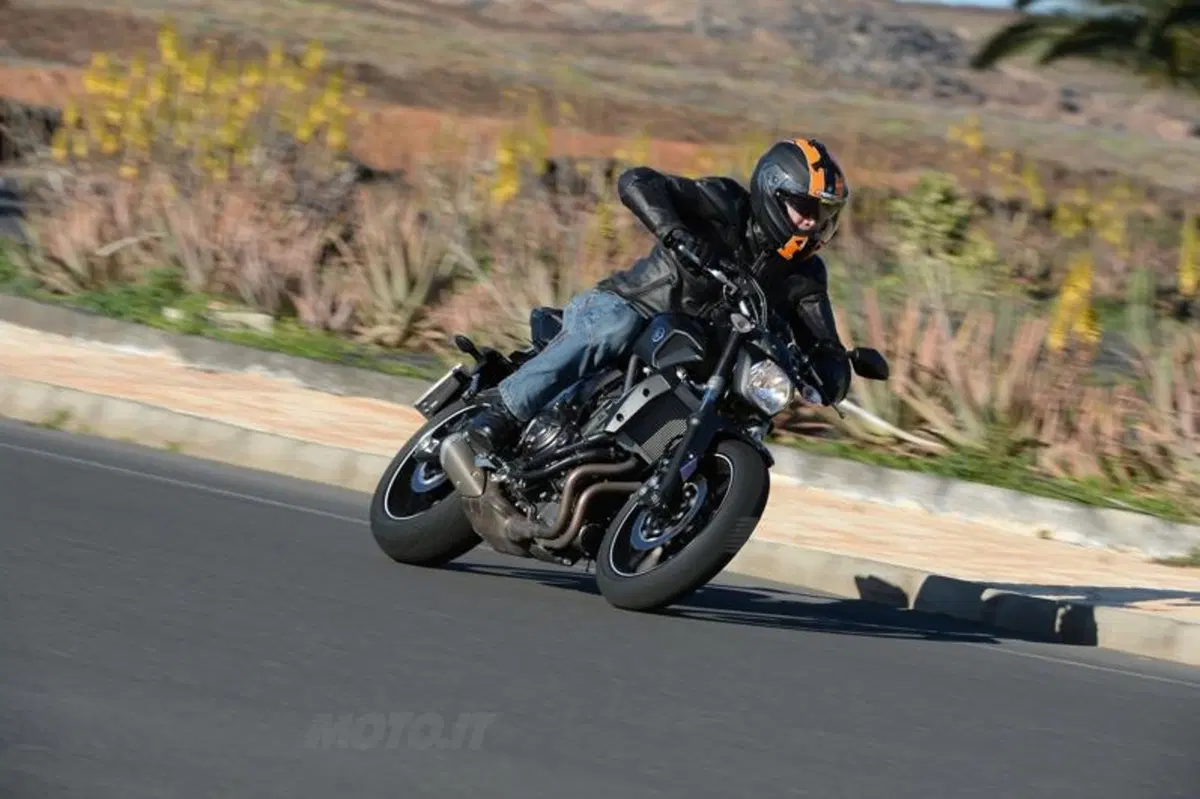 Yamaha MT-07  (7)