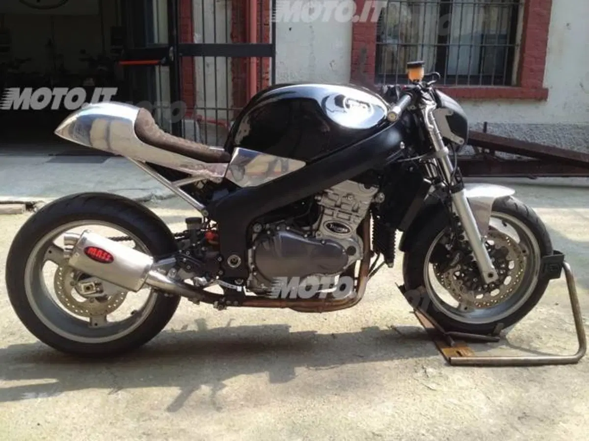 Le Strane di Moto.it: Triumph Sprint 955 (2)