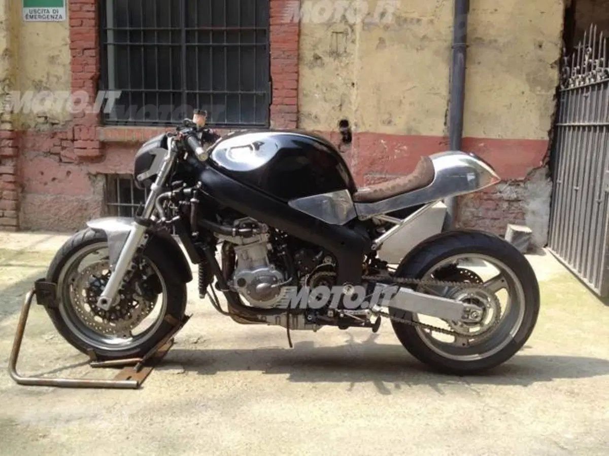 Le Strane di Moto.it: Triumph Sprint 955 (3)