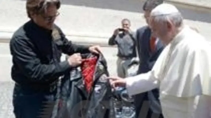 Battuta a 250.000 euro l'Harley-Davidson del Papa