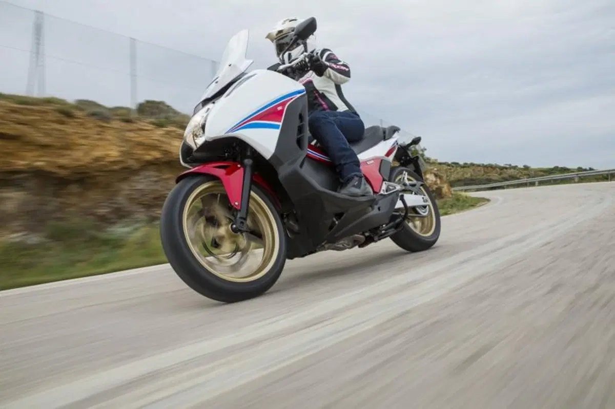 Honda Integra 750 DCT (4)