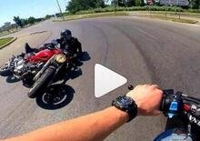 Moto crash: la Ducati Monster e la rotatoria maledetta [VIDEO]