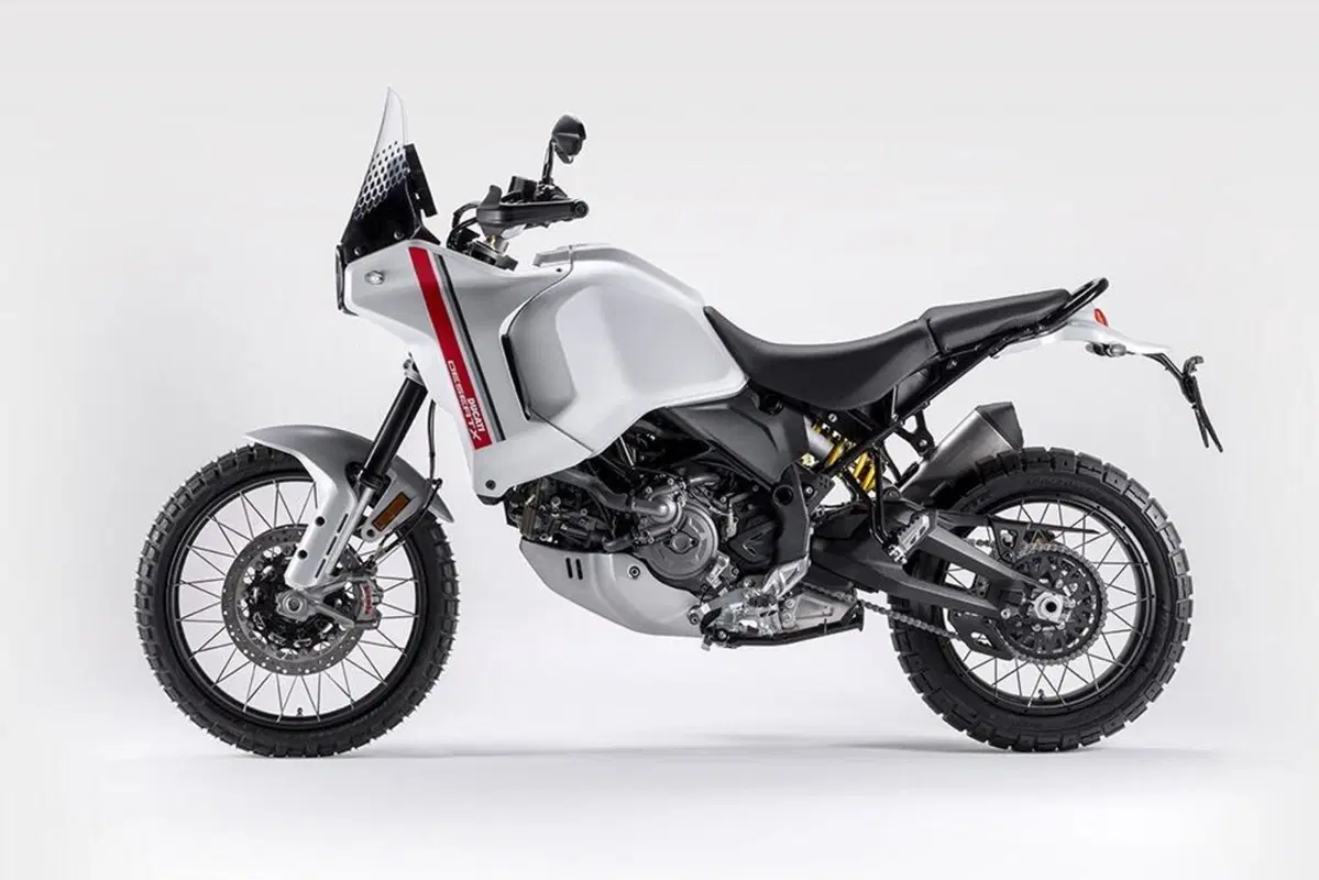 Ducati DesertX. Scheda tecnica: potenza, peso e dotazioni della nuova maxienduro italiana (2)
