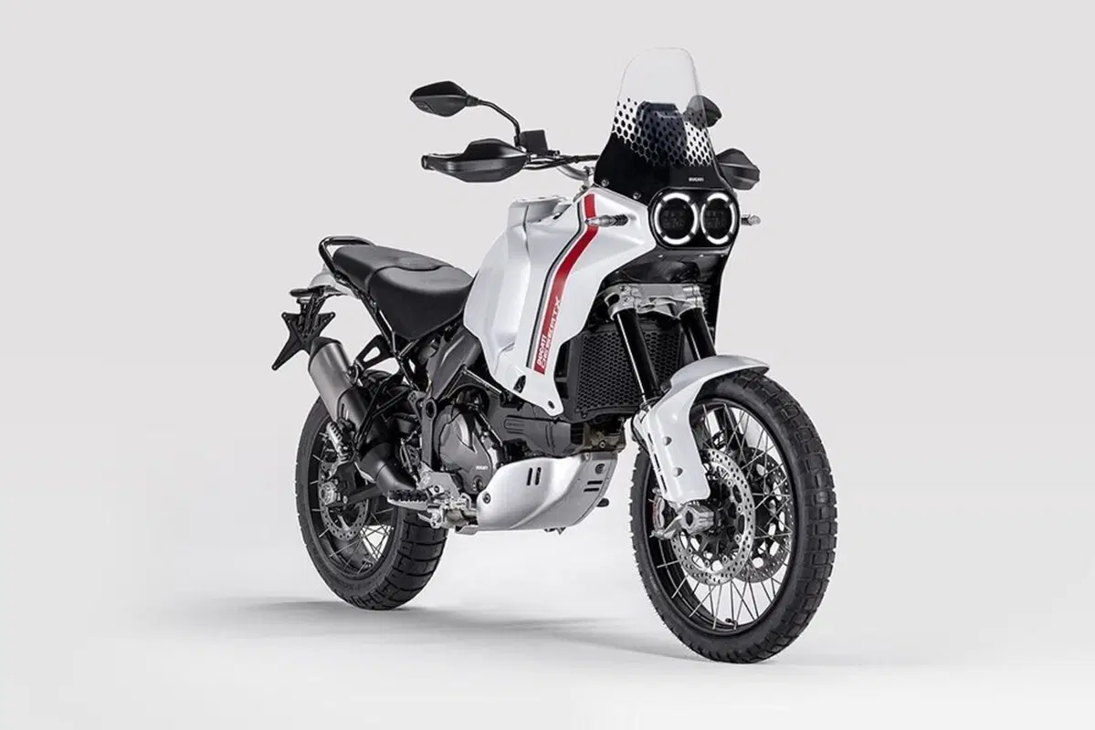Ducati DesertX. Scheda tecnica: potenza, peso e dotazioni della nuova maxienduro italiana (8)