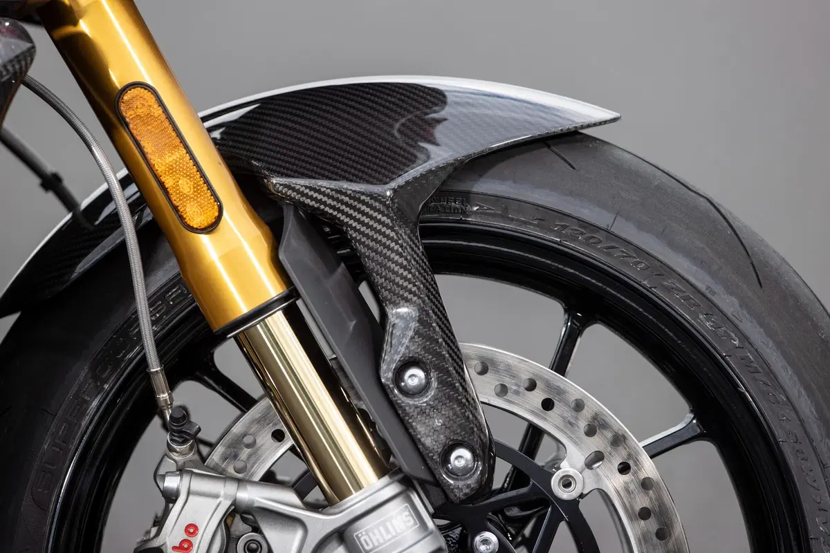 Triumph Speed Triple 1200 RR (8)