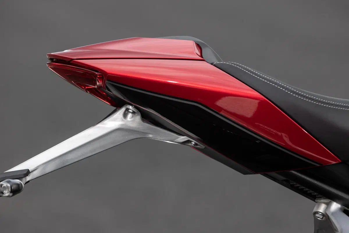 Triumph Speed Triple 1200 RR (5)