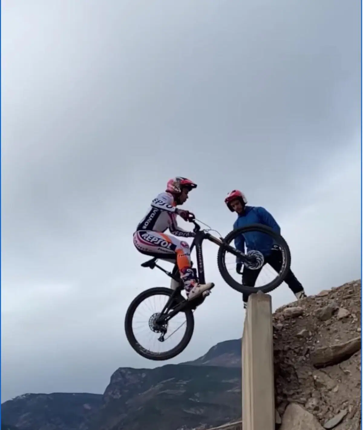 Toni Bou, trial spettacolare con l'eBike [VIDEO]