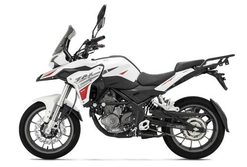 Benelli TRK 251 m.y. 2022. Diventa Euro 5 (2)