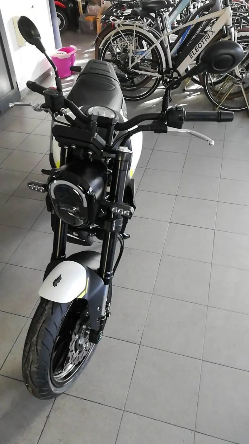 Benelli Leoncino 250 (2021 - 25) (2)
