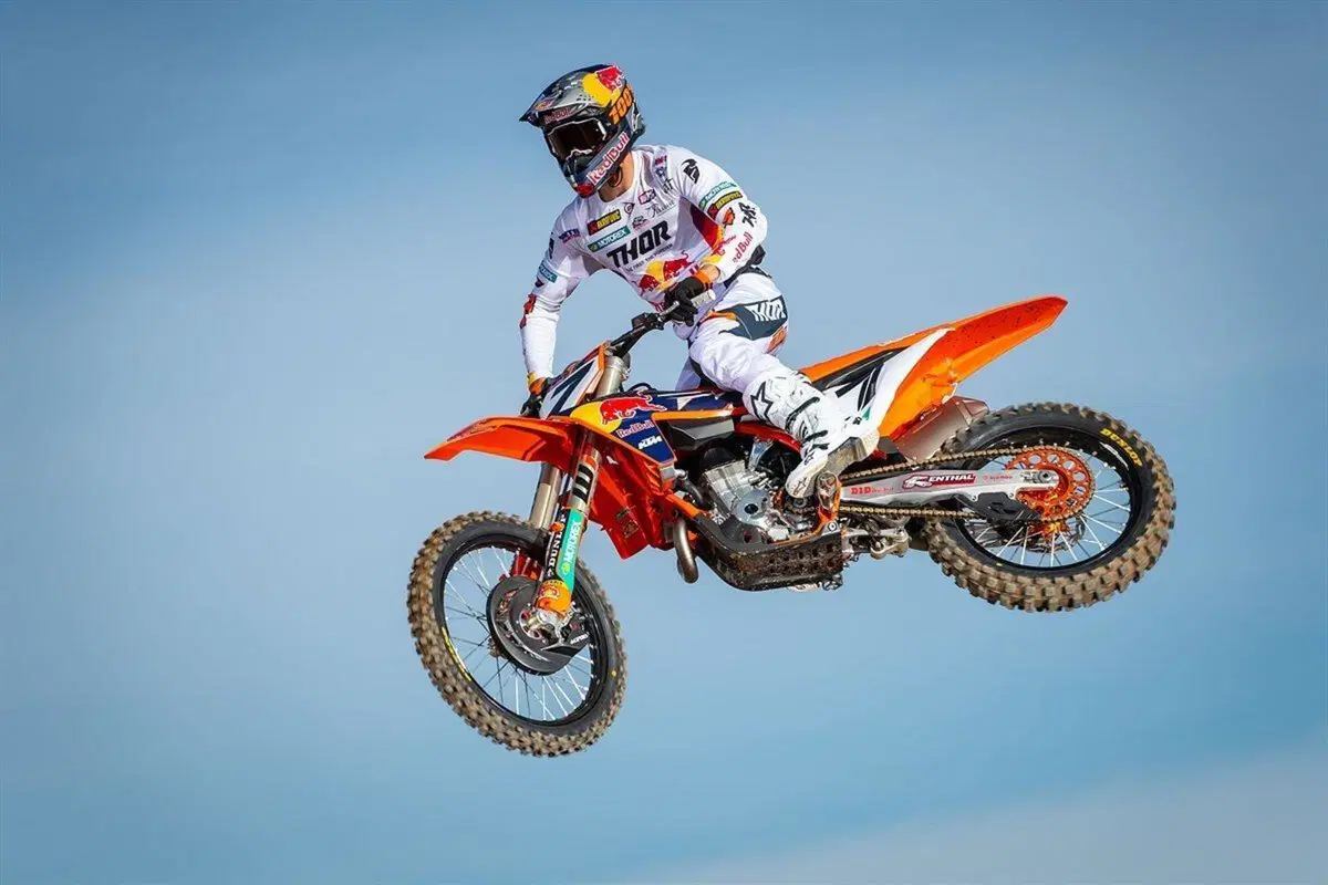 KTM 450 SX-F e 250 SX-F Factory Edition 2022. Solo per gli USA (10)