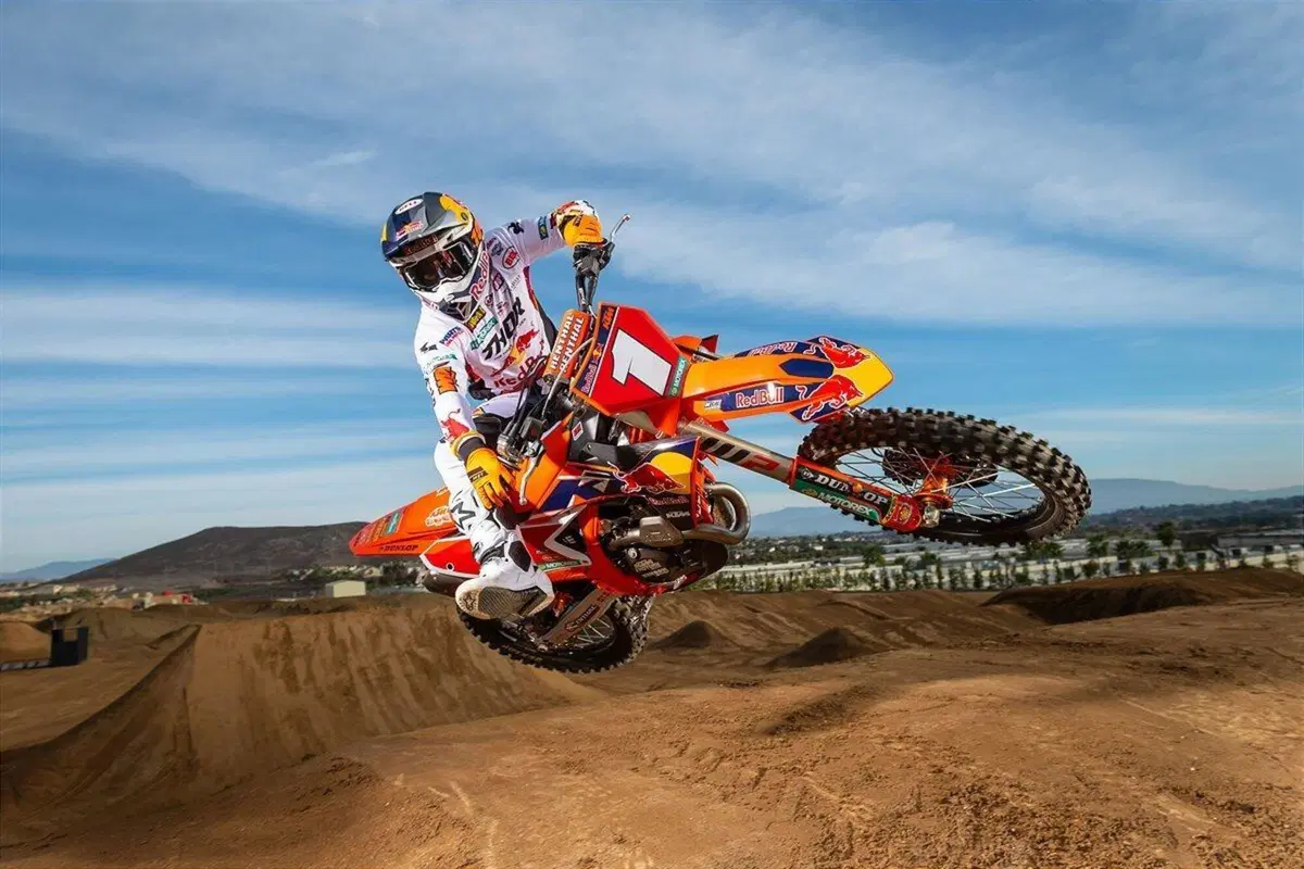 KTM 450 SX-F e 250 SX-F Factory Edition 2022. Solo per gli USA (11)