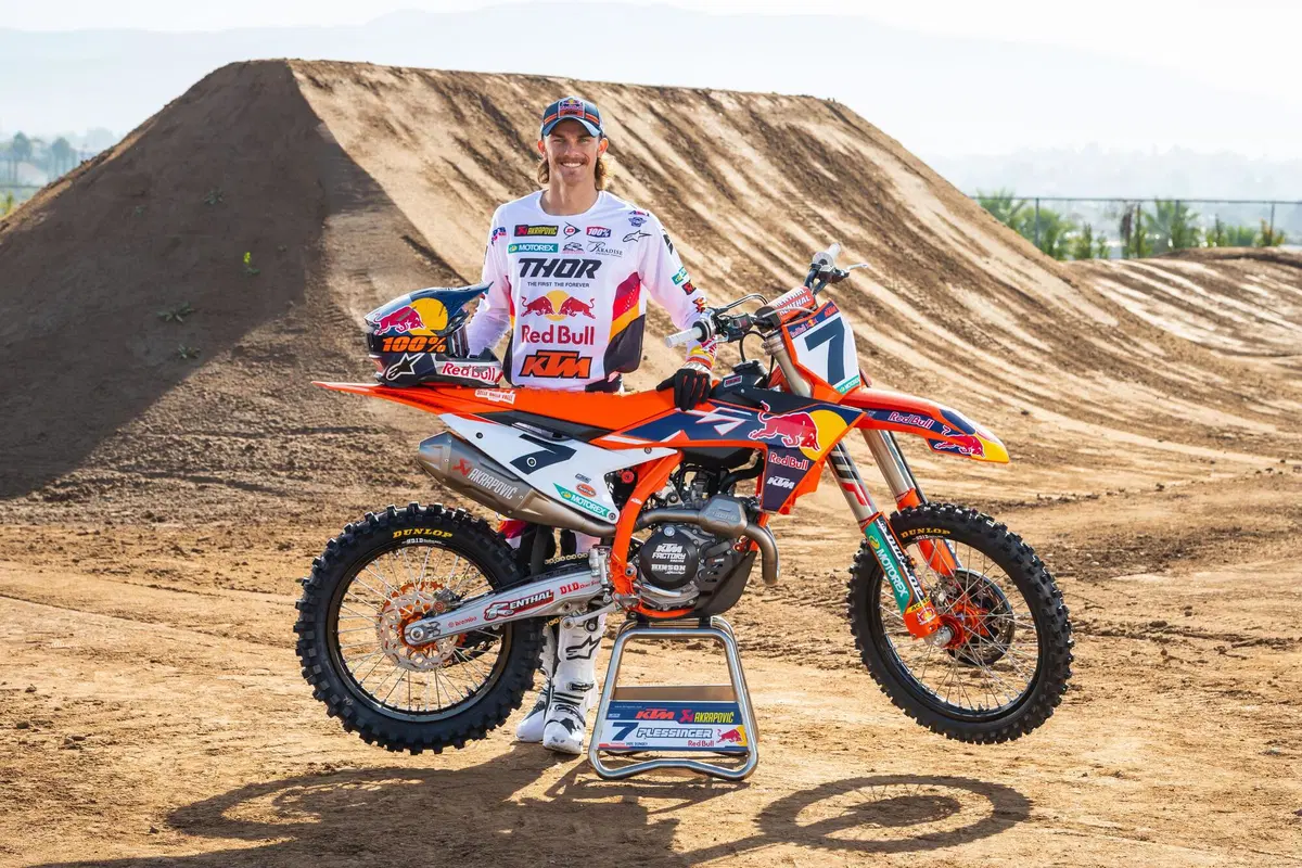 KTM 450 SX-F e 250 SX-F Factory Edition 2022. Solo per gli USA (15)