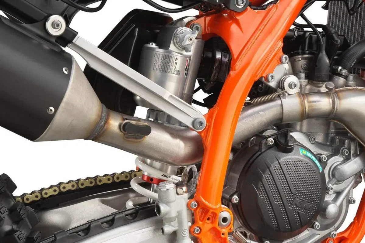 KTM 450 SX-F e 250 SX-F Factory Edition 2022. Solo per gli USA (4)
