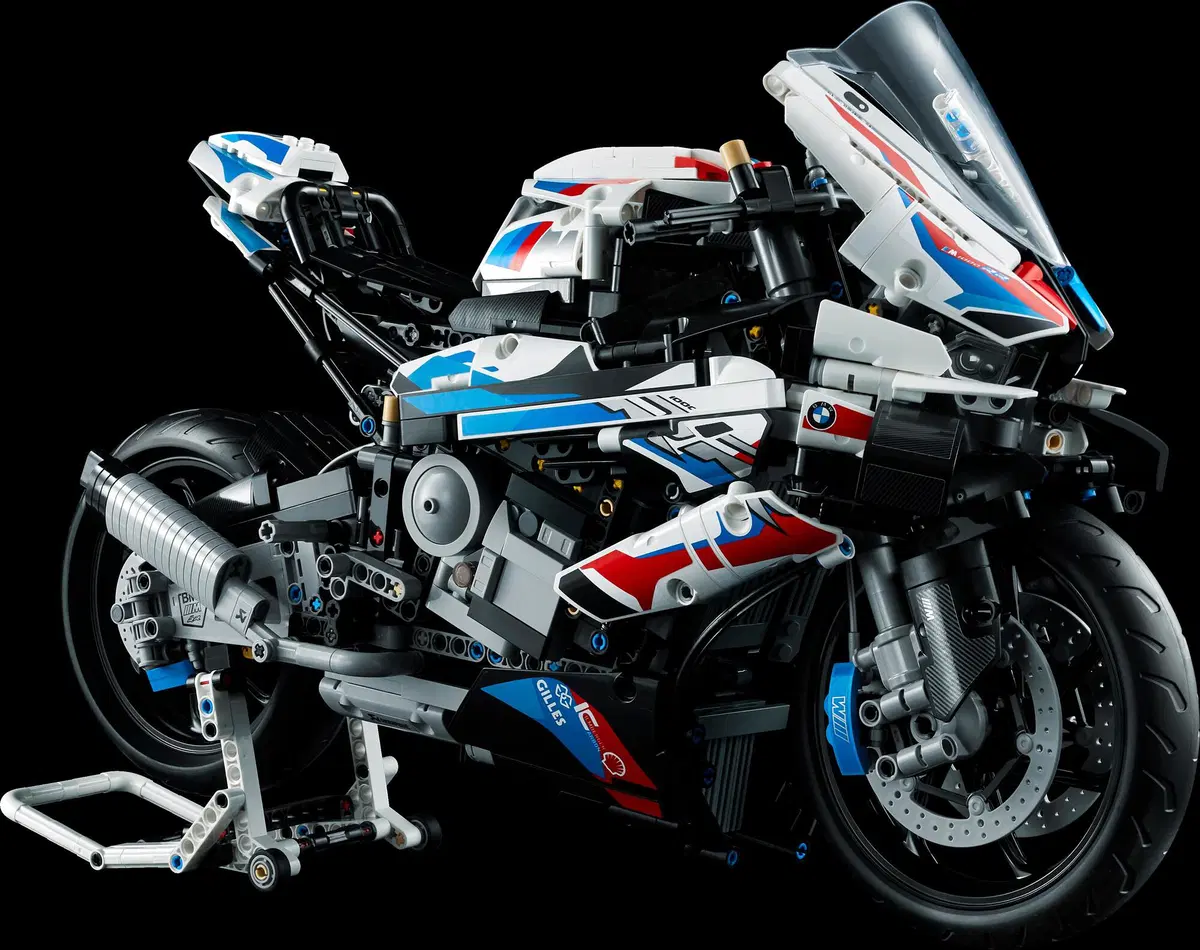 Lego Technic BMW M 1000 RR (10)