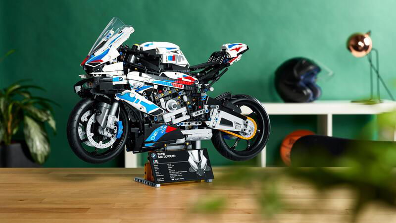 Lego Technic BMW M 1000 RR