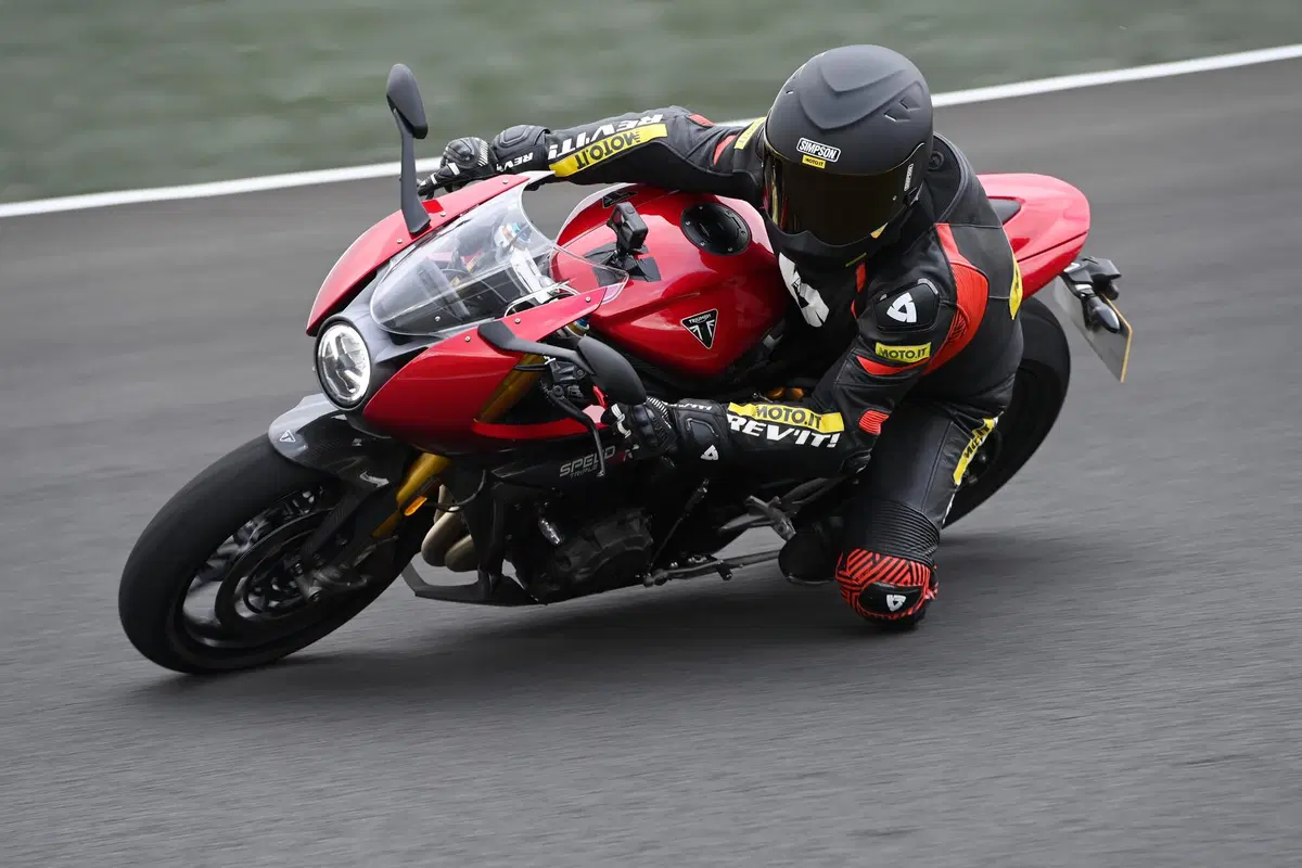 Triumph Speed Triple 1200 RR