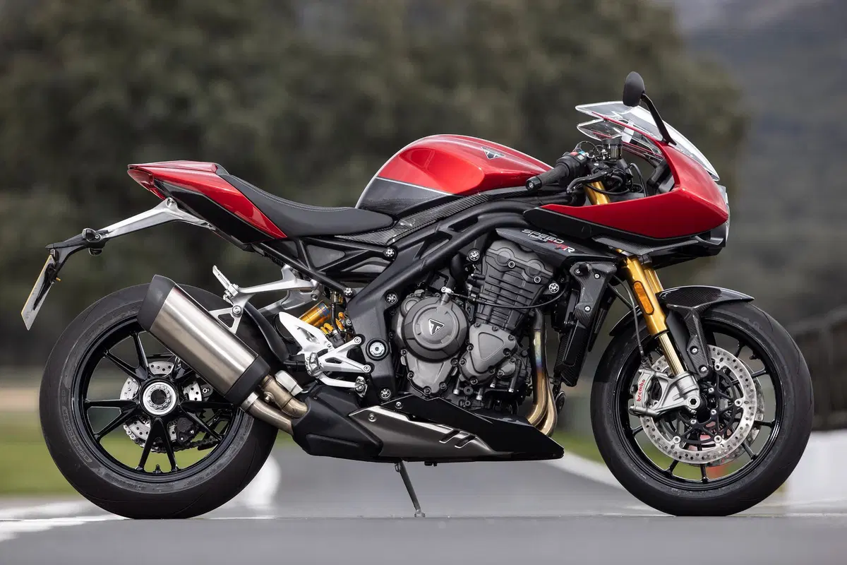 Triumph Speed Triple 1200 RR (25)