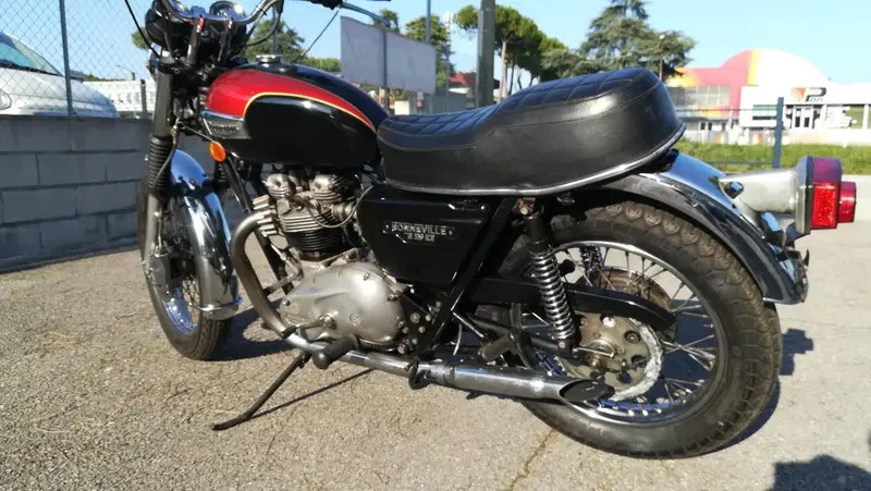 Triumph Bonneville 750 (3)