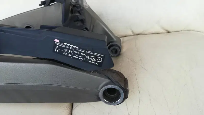 Forcellone Aprilia Mana 850 (6)